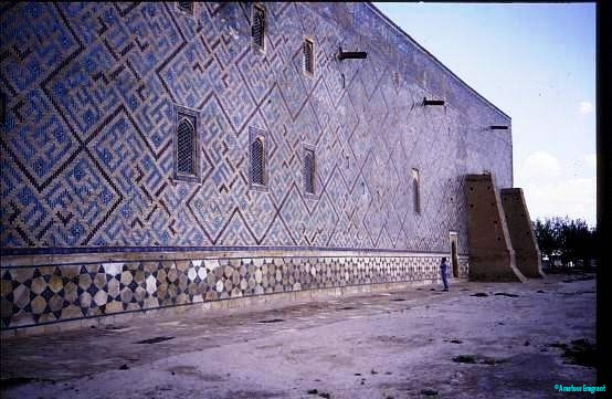 Geometrically tiled wall Samarkand