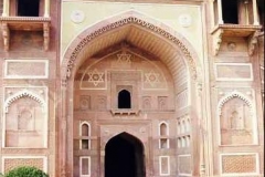 Jehangir Mahal entrance, Agra Fort it is also something to do with Nur Jahan, taking in motifs from various religions